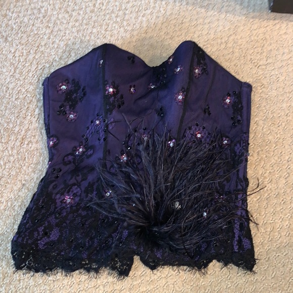 Corset - Picture 3 of 6